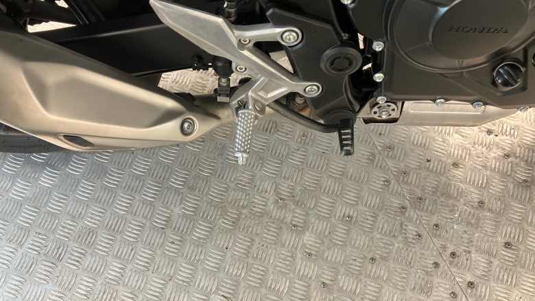 Honda CB750 Hornet (25MY)